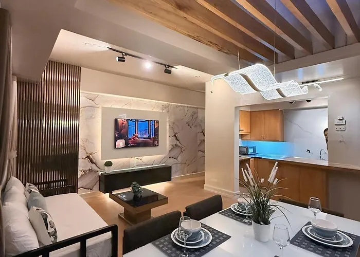 The Modern In Forbeswood Bgc With Free Parking Apartment *