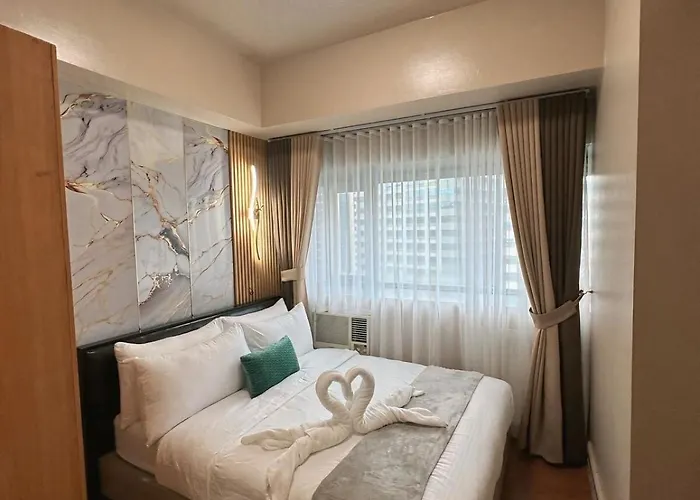 The Modern In Forbeswood Bgc With Free Parking Apartment