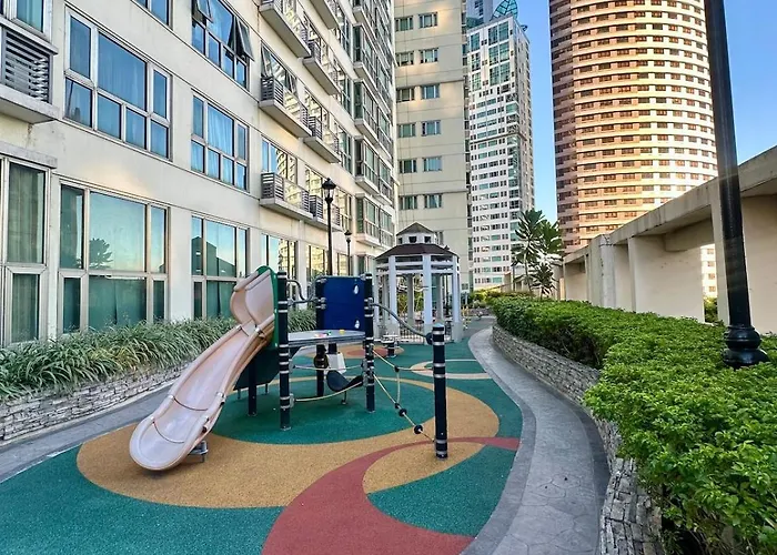 The Modern In Forbeswood Bgc With Free Parking Apartment