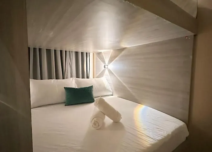 The Modern In Forbeswood Bgc With Free Parking Apartment Manila