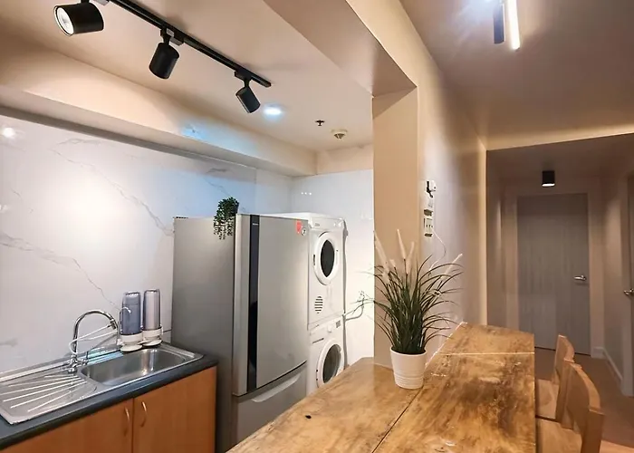 The Modern In Forbeswood Bgc With Free Parking Apartment Manila