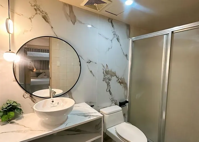 The Modern In Forbeswood Bgc With Free Parking Manila