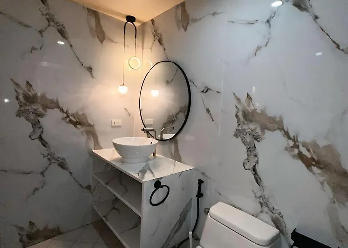 Apartment The Modern In Forbeswood Bgc With Free Parking *