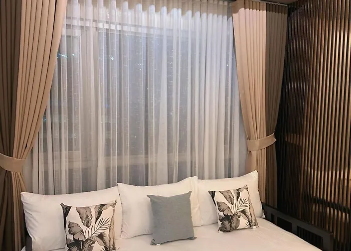 The Modern In Forbeswood Bgc With Free Parking Apartment *