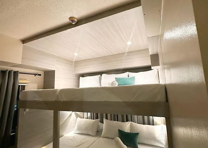 Apartment The Modern In Forbeswood Bgc With Free Parking